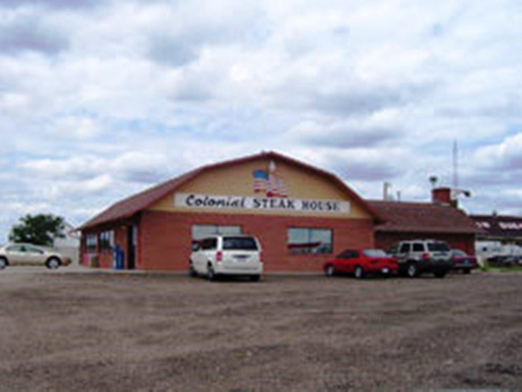 Free Breakfast Inn Oakley Exterior photo