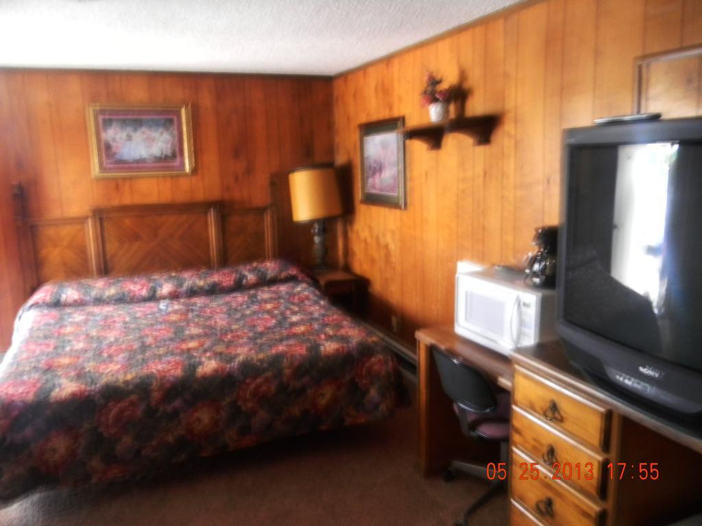 Free Breakfast Inn Oakley Room photo
